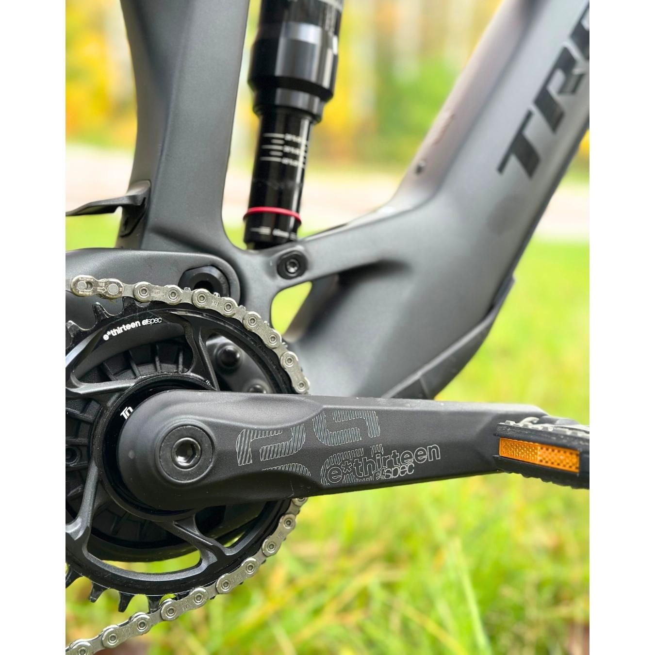 Trek Fuel EXe 9.5 – Täysjousitettu eMTB, 50 Nm, 150 mm etujousitus