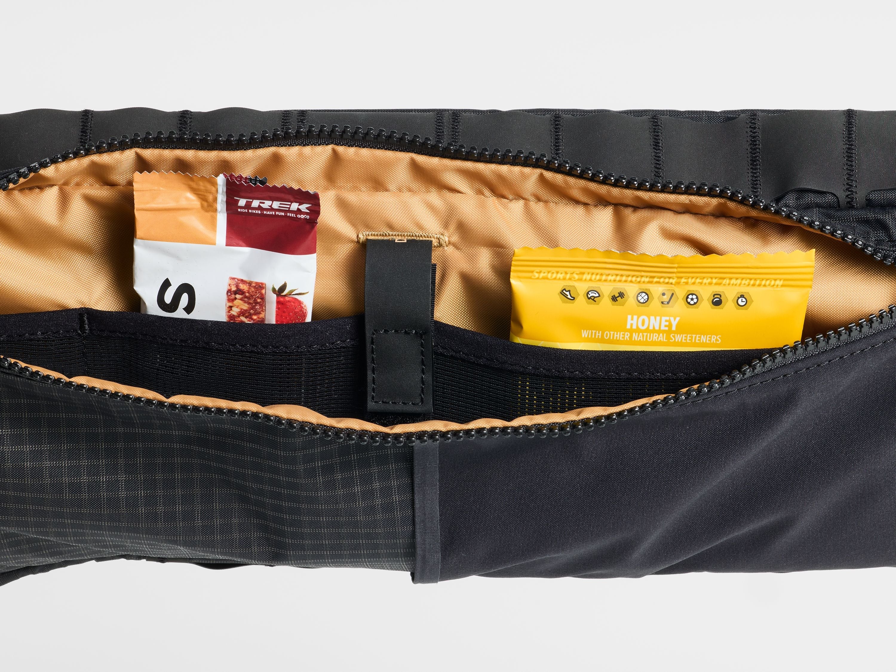 Trek Adventure Frame Bag - runkolaukku 2.6l, musta