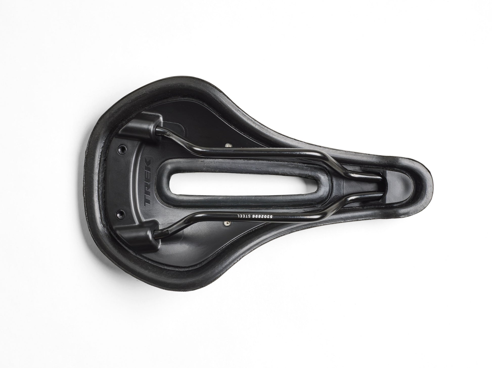 Trek Verse satula 145mm musta