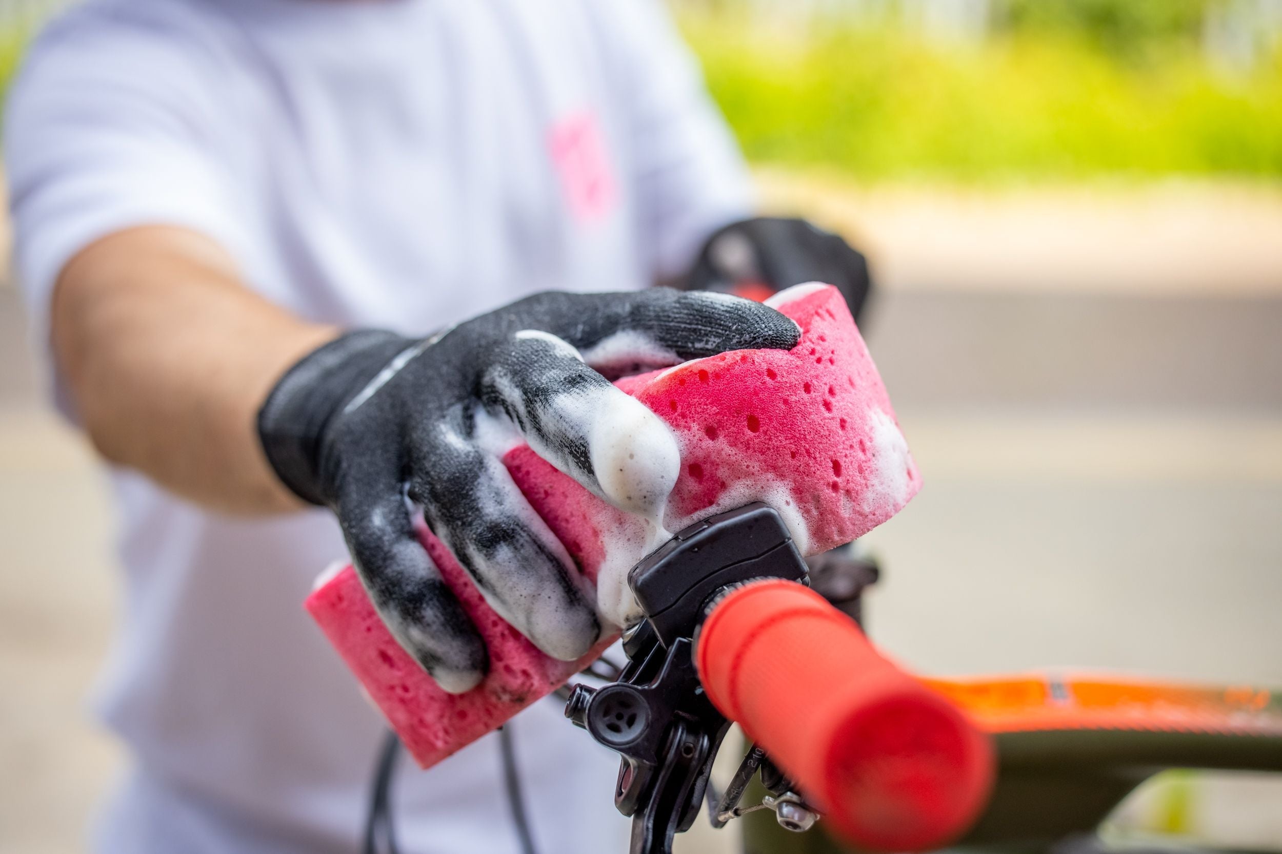Muc-Off Expanding Microcell Sponge – Vakuumipakattu pyörän puhdistussieni