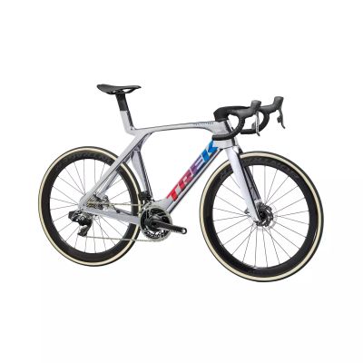 Trek Project One maantiepyörä - Trek Madone SLR