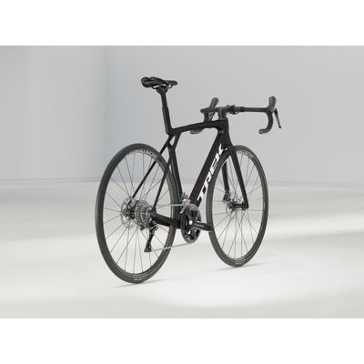 Trek Madone SL 5 Gen 8 — maantiepyörä kilpakäyttöön