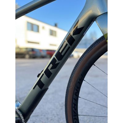 Trek Checkpoint SL 6 AXS Gen 2 gravel pyörän Trek- logo