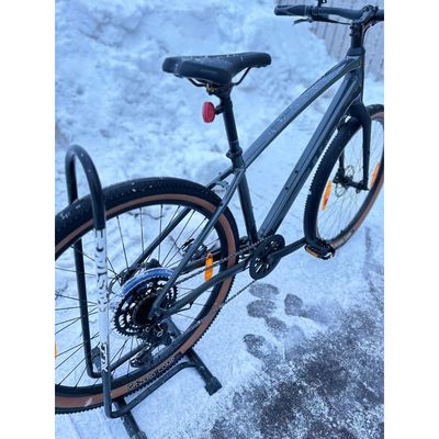 Trek Dual Sport 2 Gen 5 hybridipyörä Trek Dual Sport 2 Gen 5 hybridipyörä