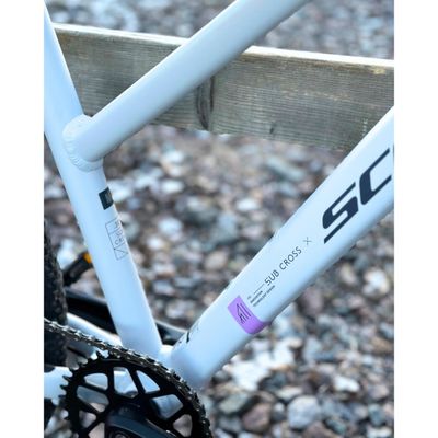 Scott Sub Cross 30 Slope valkoinen hybridipyörä