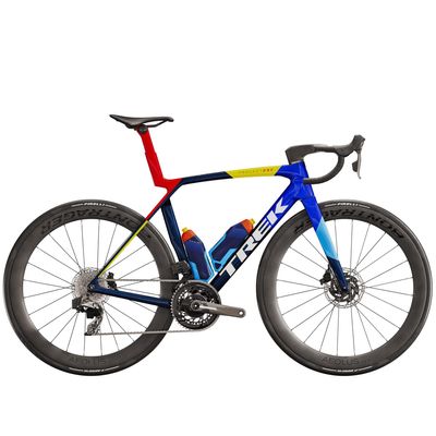 Trek Madone SLR 7 AXS Gen 8 — maantiepyörä kilpakäyttöön