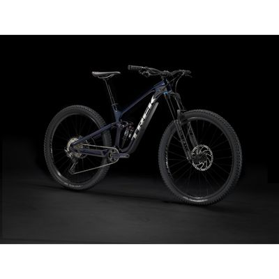 Trek Slash 9.7 Gen 5 etuviistosta